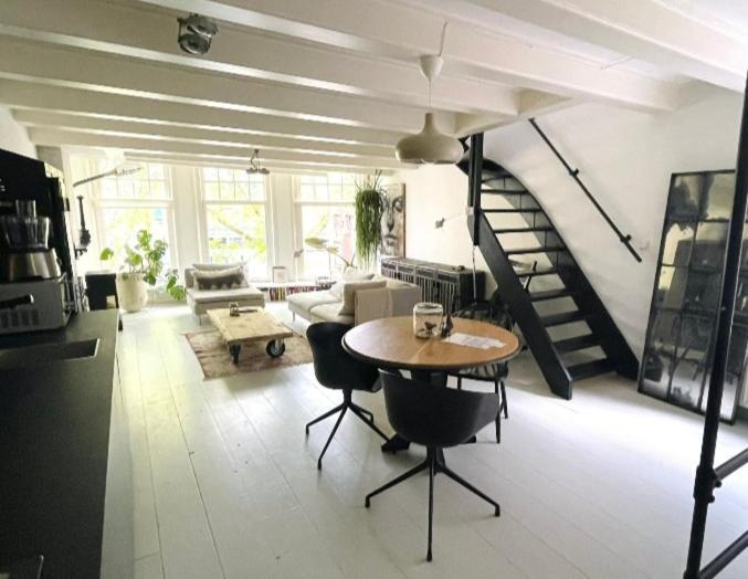 Volledige Bovenwoning Binnenstad Leeuwarden Buitenkant foto